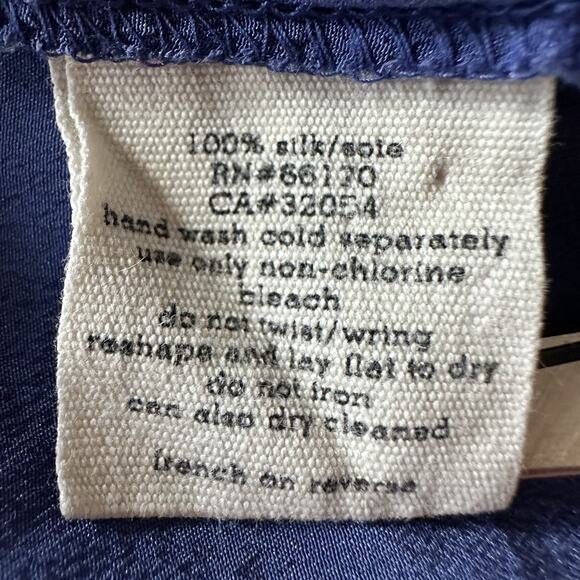 Silence‎ + Noise Womens Silk V-Neck Top sz L Blue Sleeveless Pullover Sexy - Picture 5 of 5